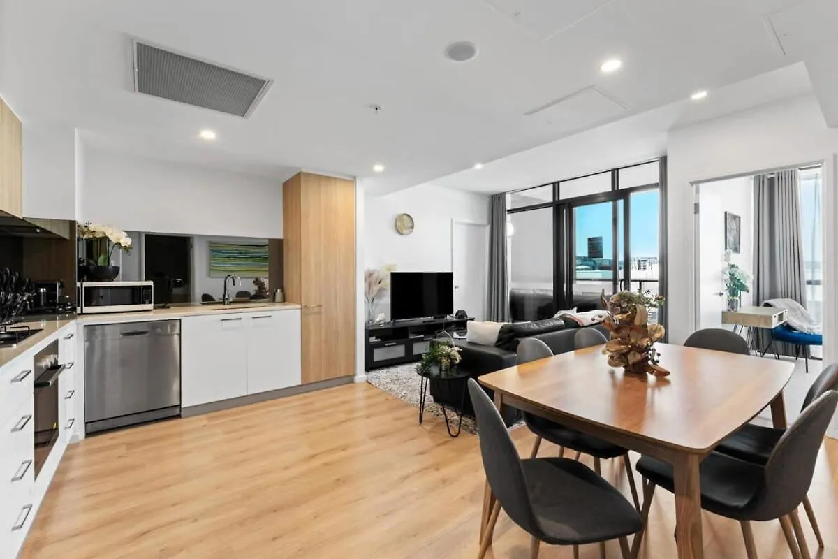 Journey To West Franklin Free Parking Pool Gym Apartment Adelaide