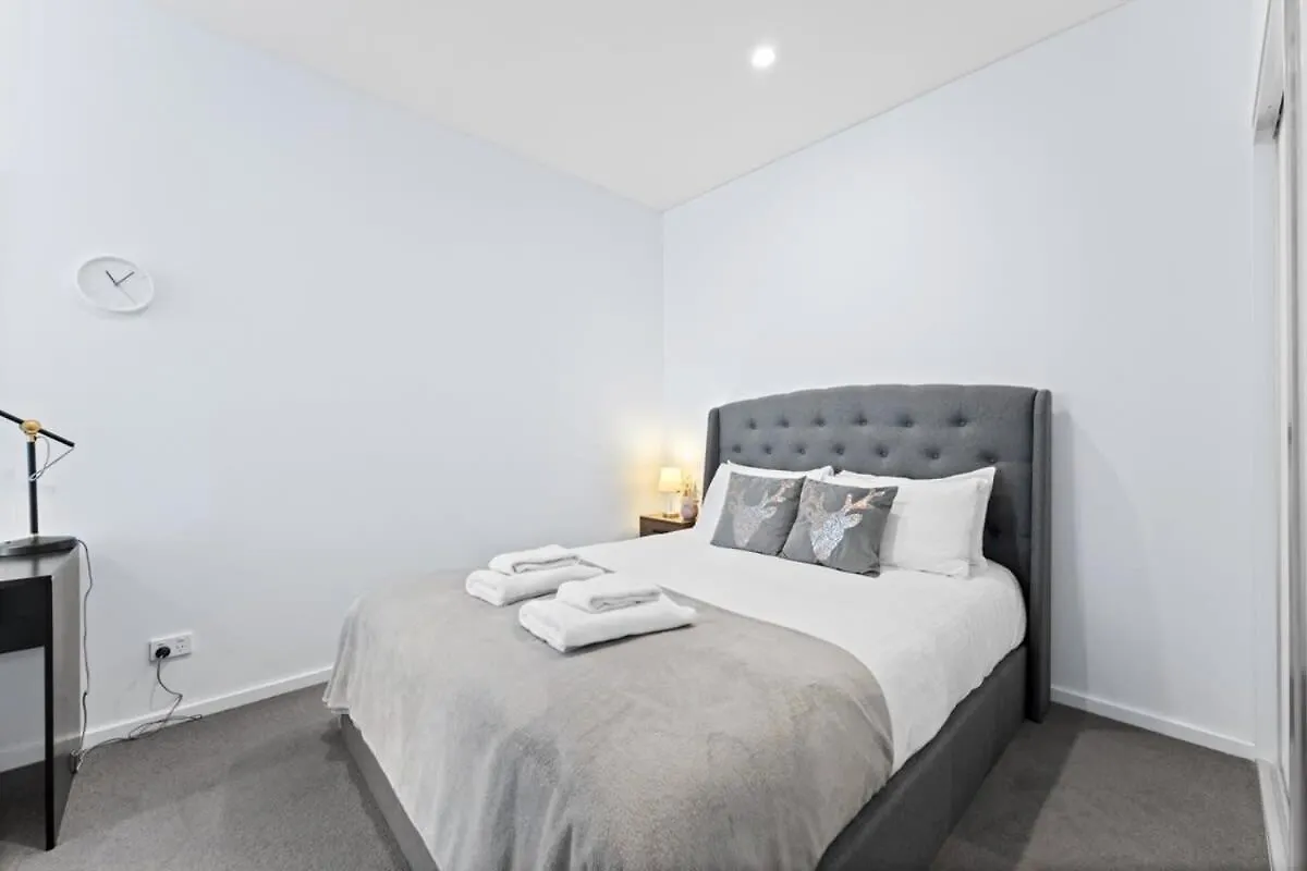 Journey To West Franklin Free Parking Pool Gym Apartment Adelaide 0*,