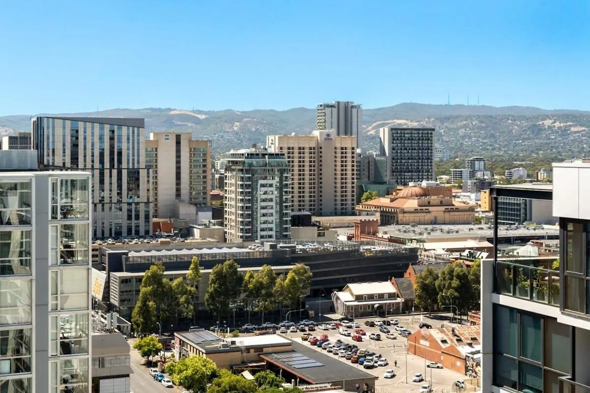 Journey To West Franklin Free Parking Pool Gym Apartment Adelaide